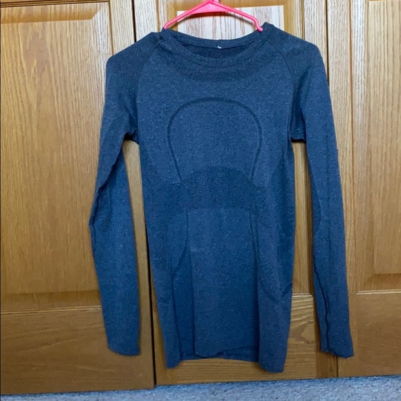 lululemon athletica Tops - Lululemon long sleeve shirt lululemon athletica Tops - Lululemon long sleeve shirt